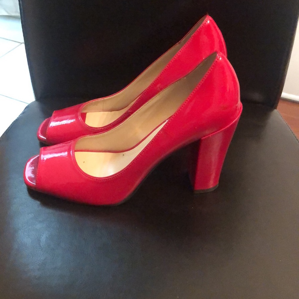 Ellen Tracy red shoes 👠